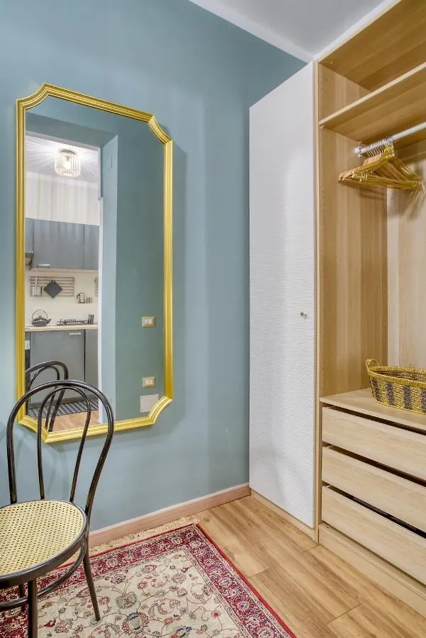 Navigli Top Floor Apartment 15 Mins From Duomo Mailand