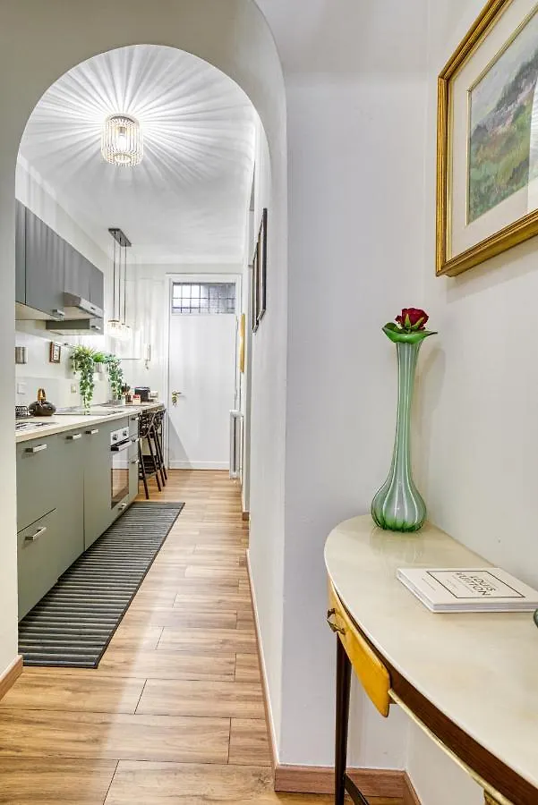 Navigli Top Floor Apartment 15 Mins From Duomo Mailand