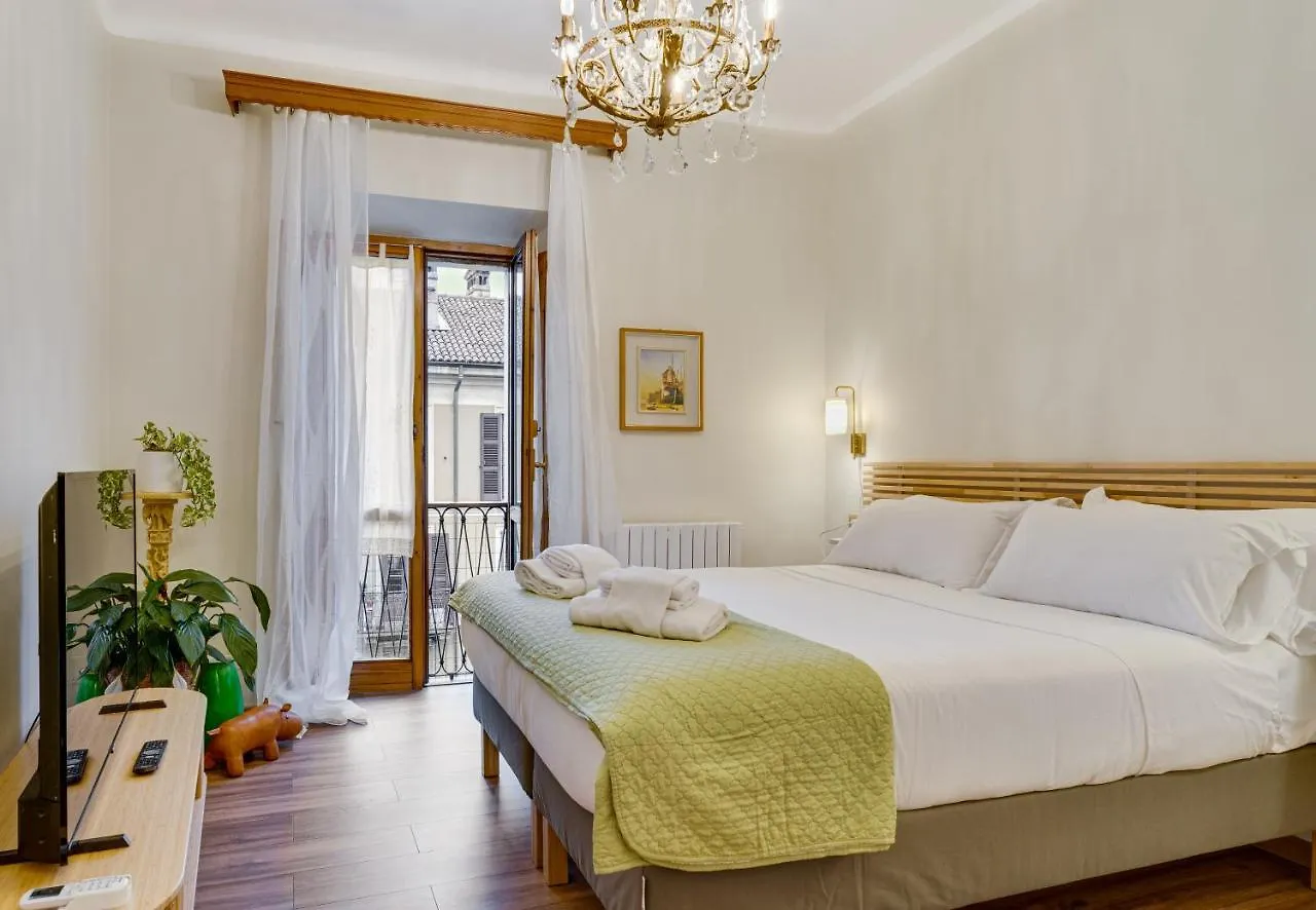 Navigli Top Floor Apartment 15 Mins From Duomo 밀라노