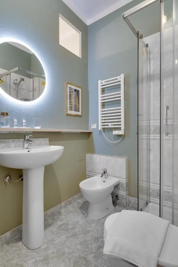 Navigli Top Floor Apartment 15 Mins From Duomo 밀라노